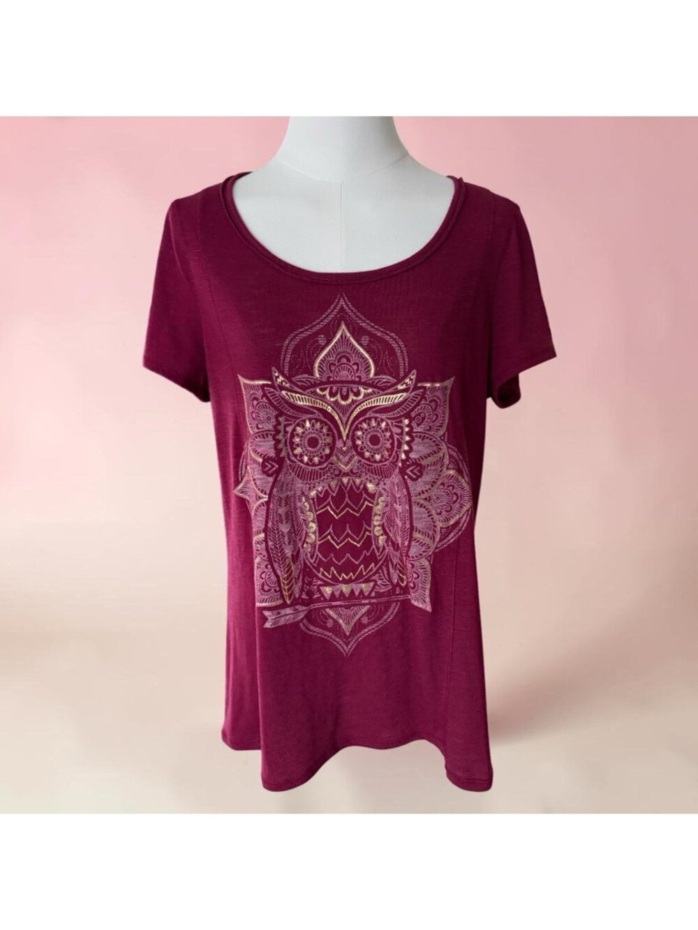 Maurices Short Sleeve Burgundy/Metallic Gold Owl Print Top-Size 0X (Runs Small)
